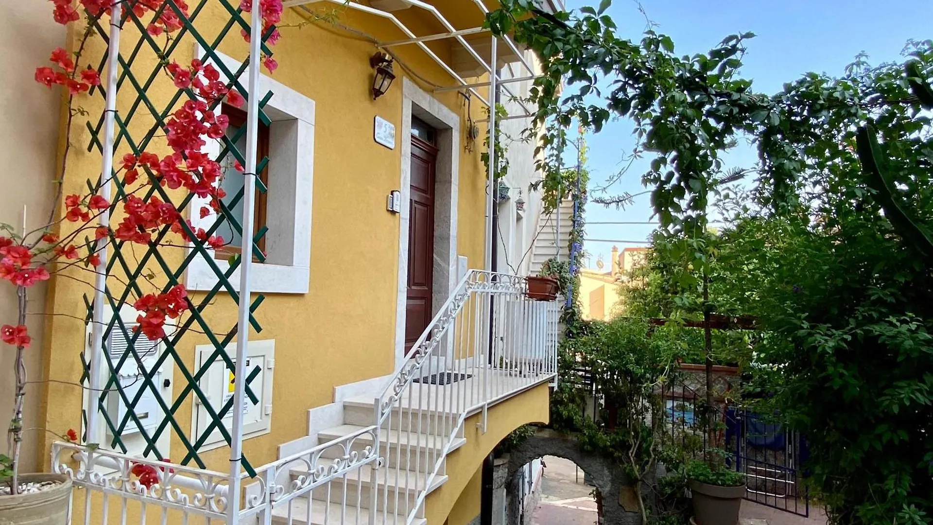 Sole Apartment Taormina Itália