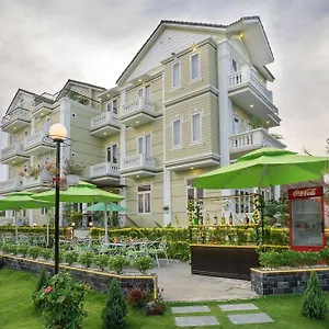  Villa Golden Bell Backpacker & Pool Bar Vietnam